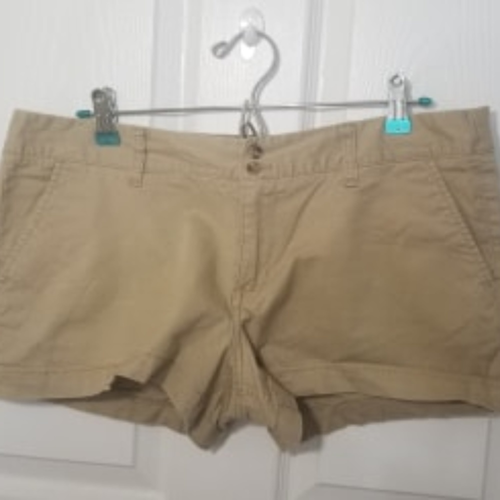 khaki shorts
